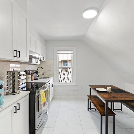 Cozy Gem In The Heart Of East Rock With Free Parking Near Yale And Dt Apartment นิวเฮฟเวน ภายนอก รูปภาพ