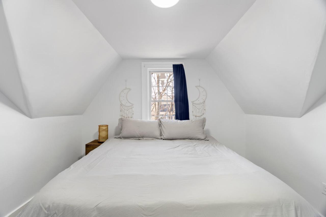 Cozy Gem In The Heart Of East Rock With Free Parking Near Yale And Dt Apartment นิวเฮฟเวน ภายนอก รูปภาพ